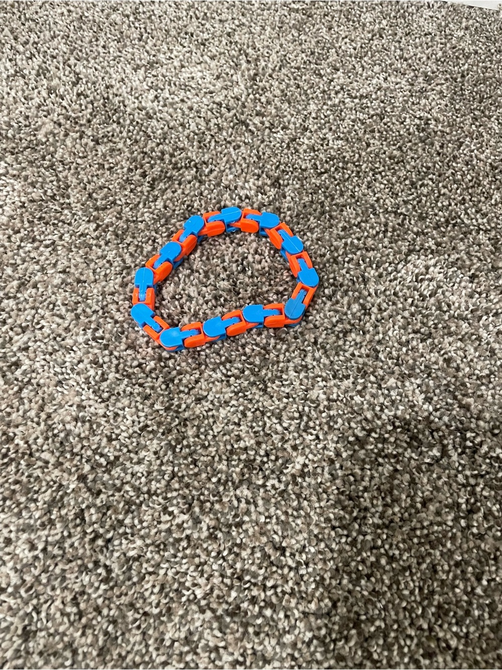 Kids Blue and Orange Link fidget toy